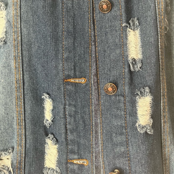 Distressed blue jean jacket - Picture 7 of 8
